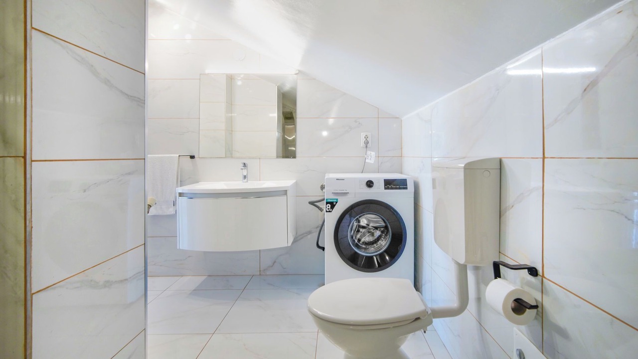 Photo of Bathroom in Sarsoni