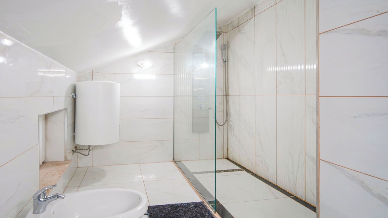 Photo of Bathroom in Sarsoni