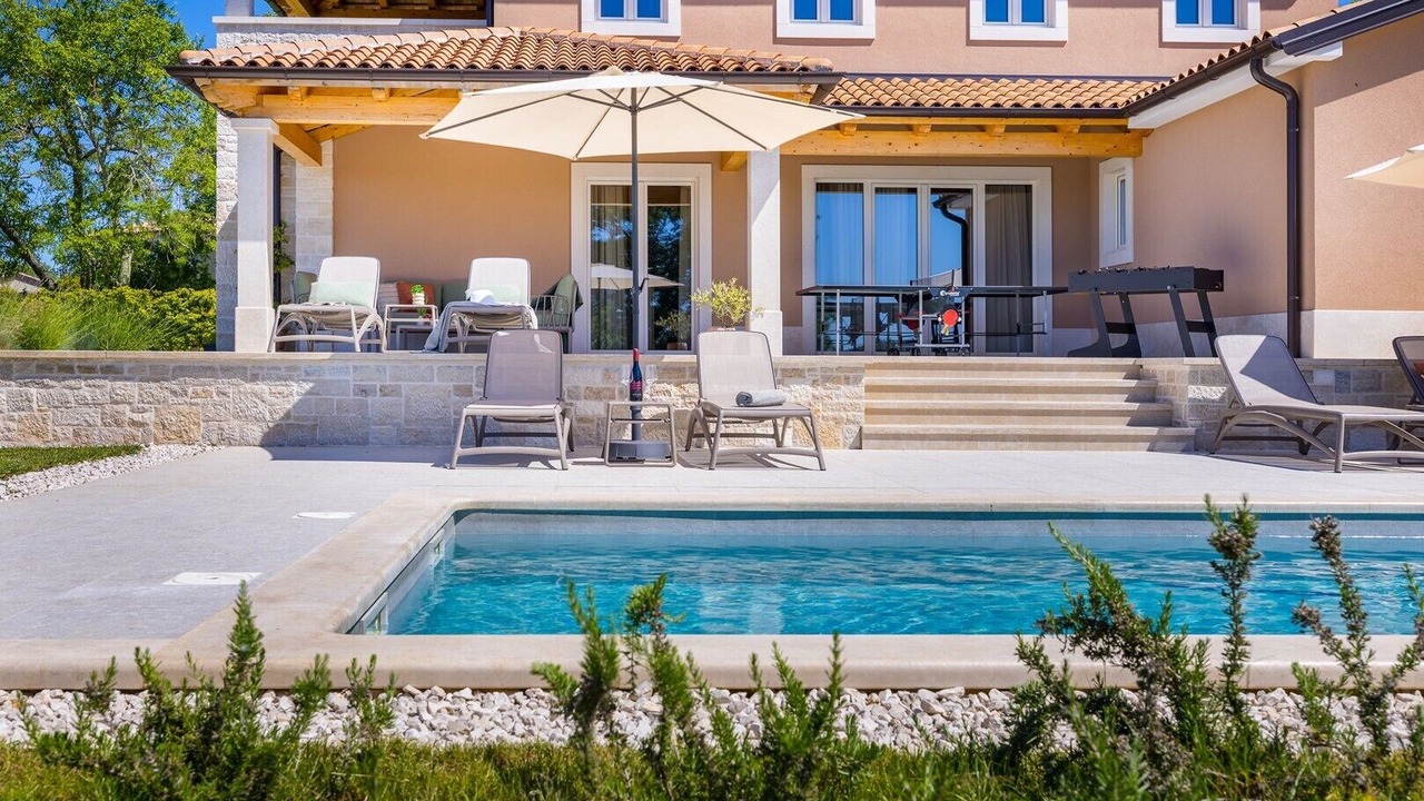 Photo of Outdoor in Beram