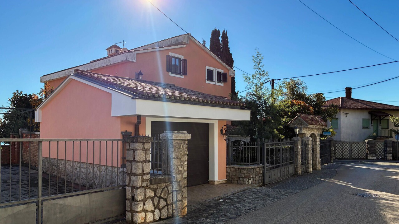 Photo of Others in Ika