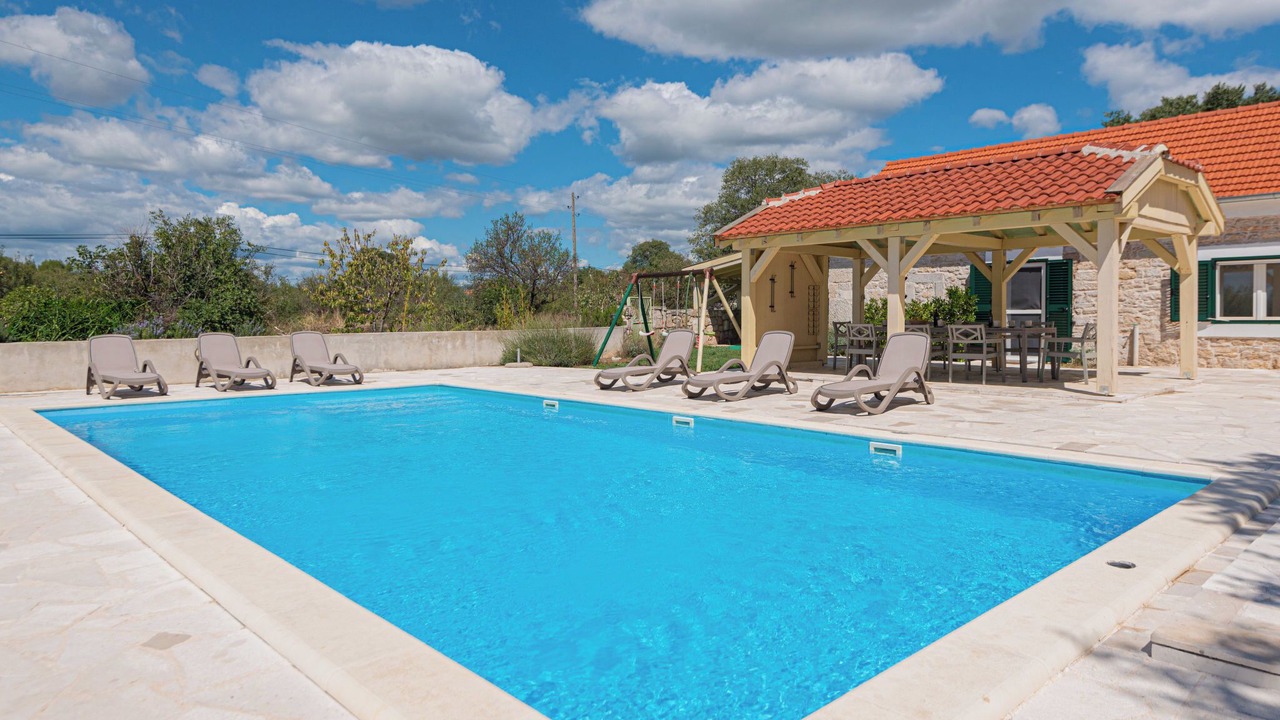 Photo of Outdoor in Oklaj