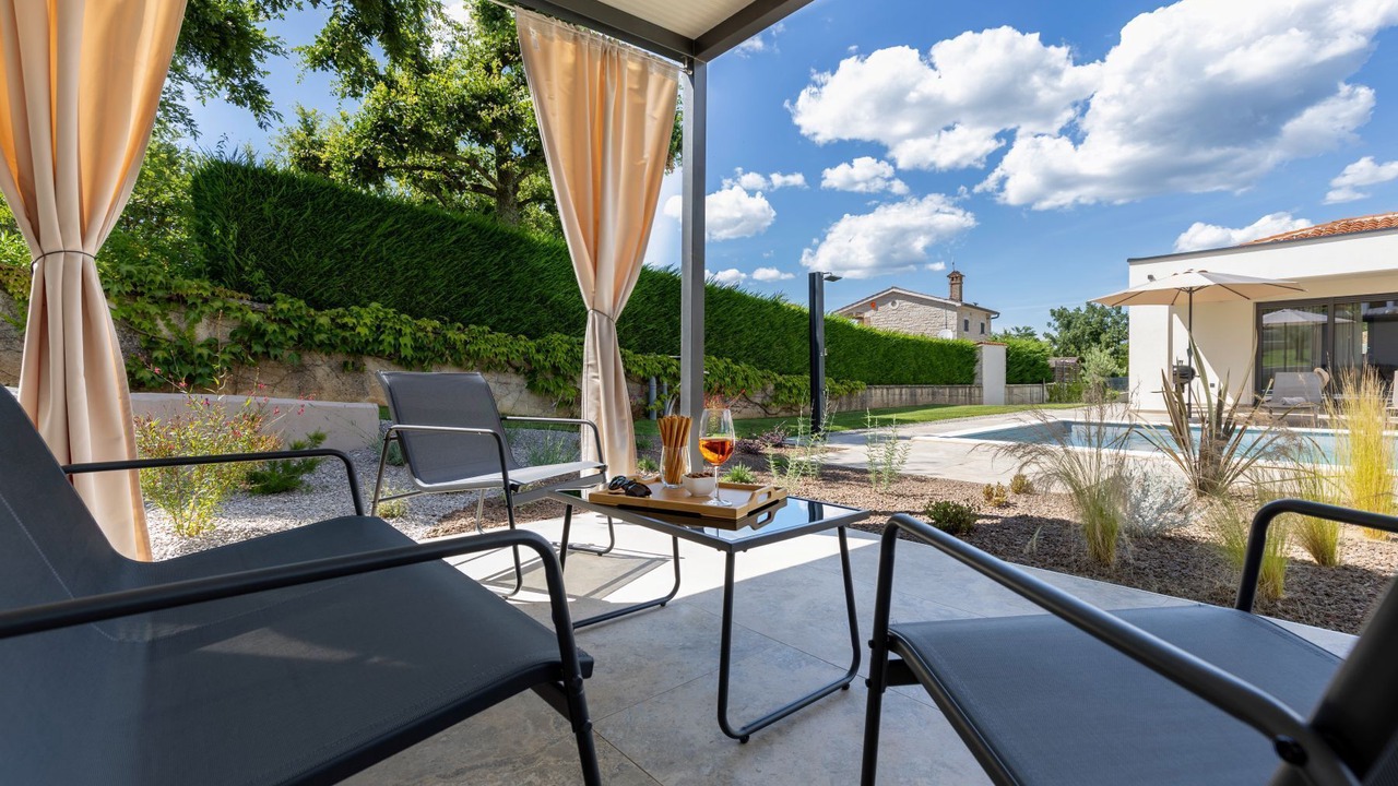 Photo of Patio Balcony in Tinjan