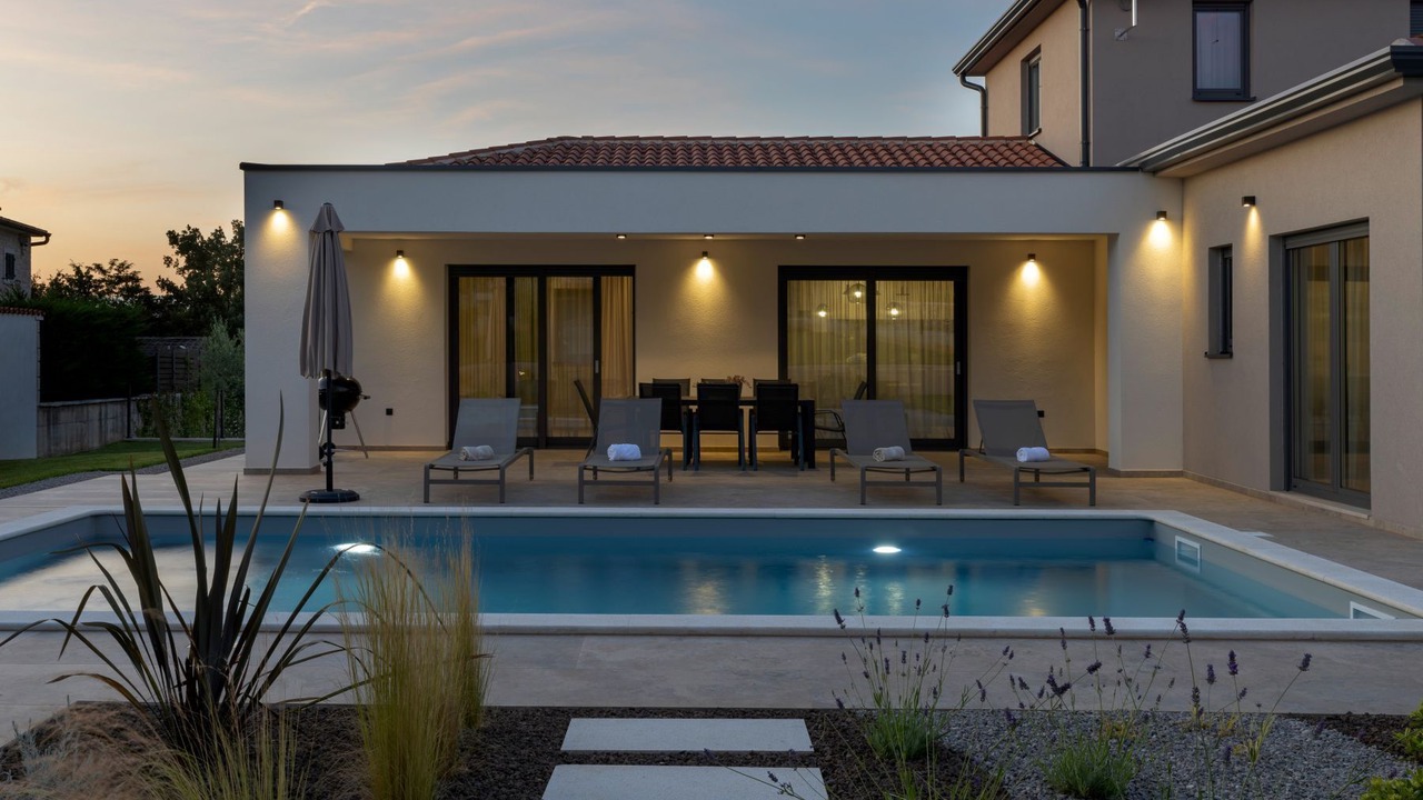 Photo of Outdoor in Tinjan
