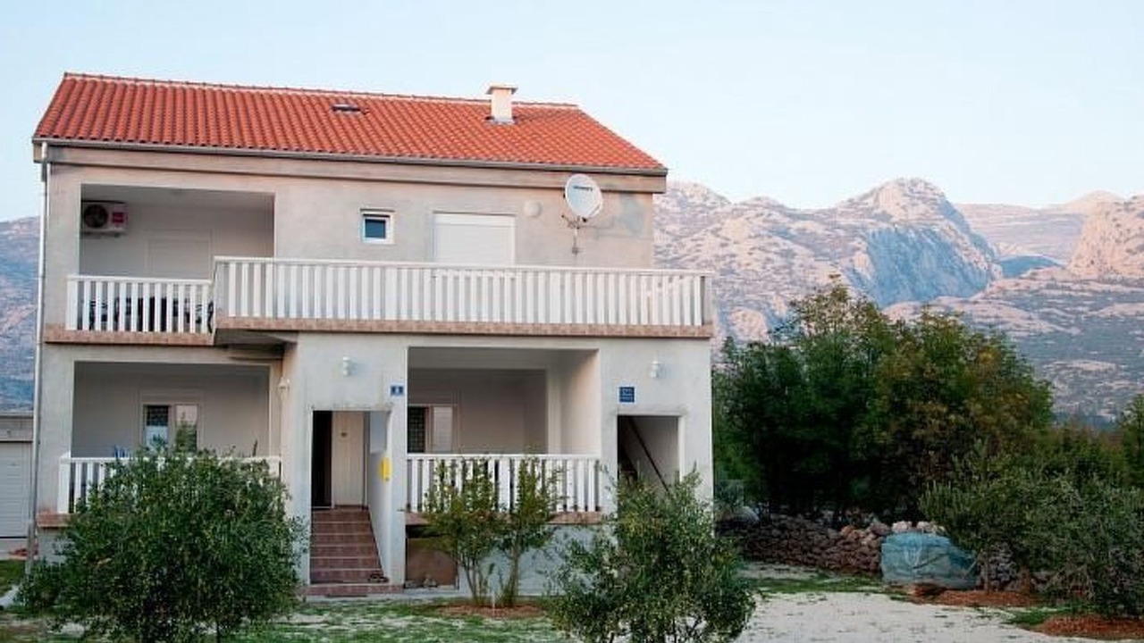 Photo of Outdoor in Seline
