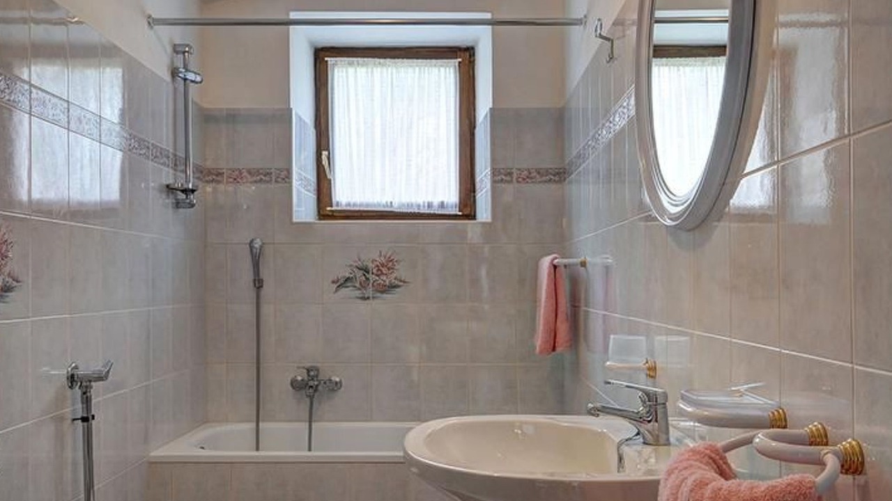Photo of Bathroom in Gracisce