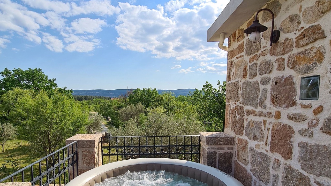 Photo of Outdoor in Seline