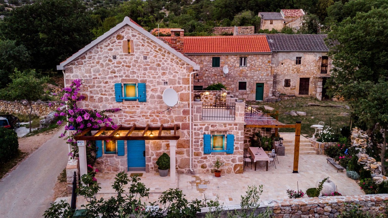 Photo of Outdoor in Seline