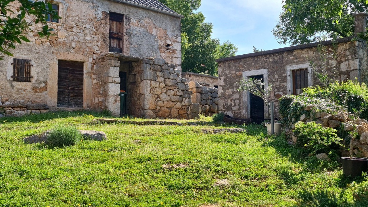 Photo of Outdoor in Seline
