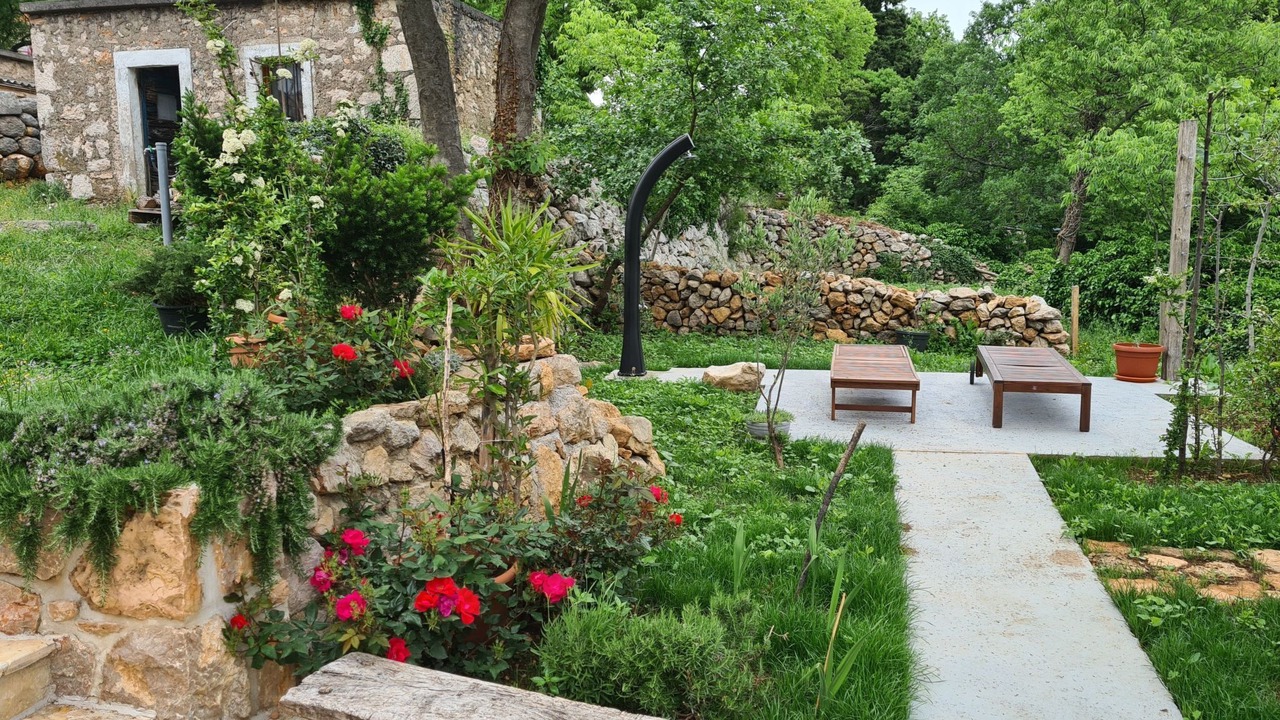 Photo of Outdoor in Seline