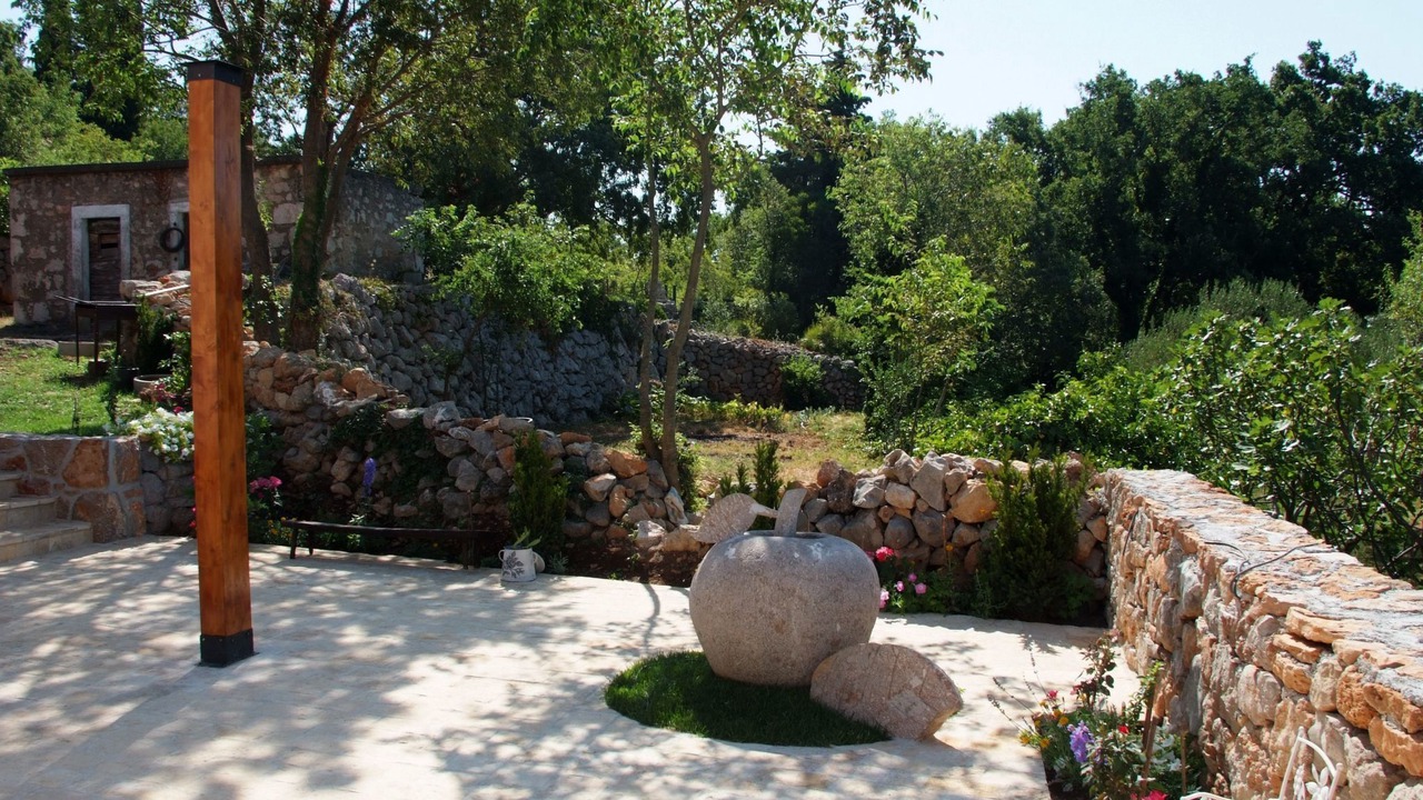 Photo of Outdoor in Seline