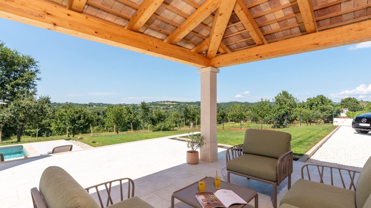 Photo of Patio Balcony in Beram