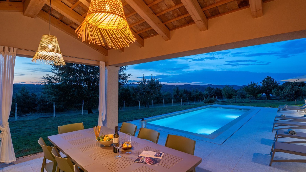 Photo of Outdoor in Beram