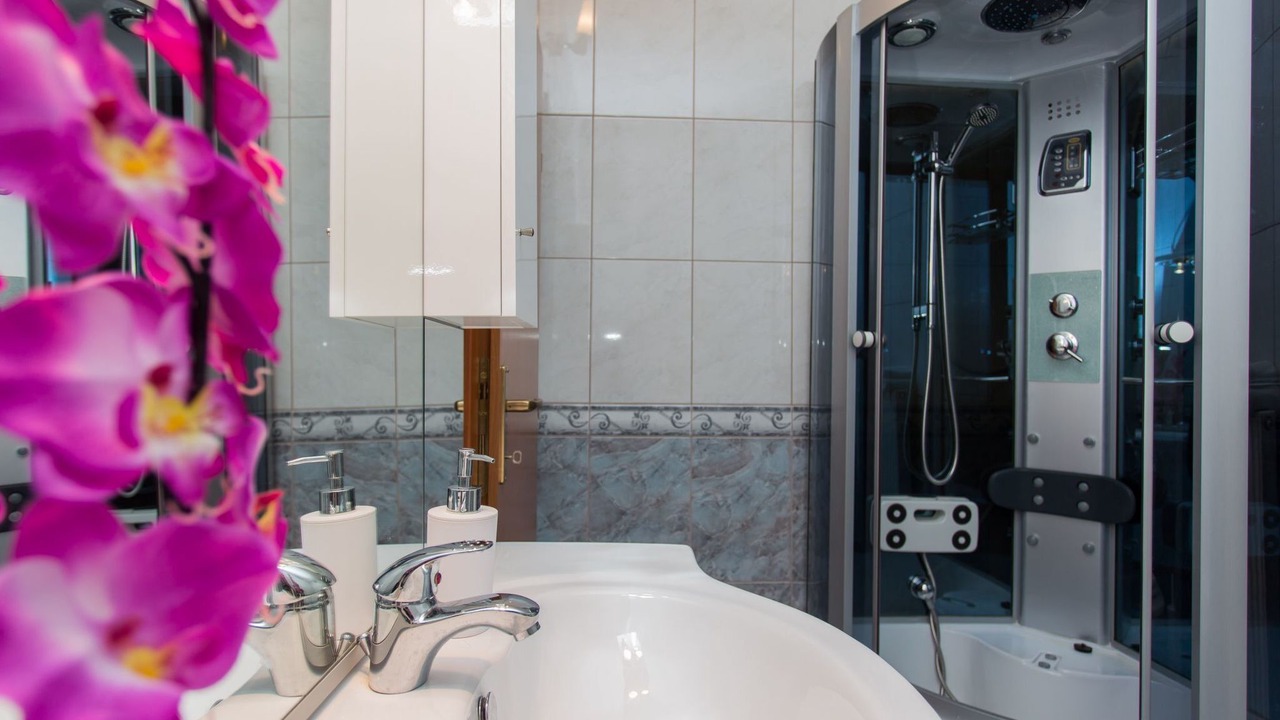 Photo of Bathroom in Neoric