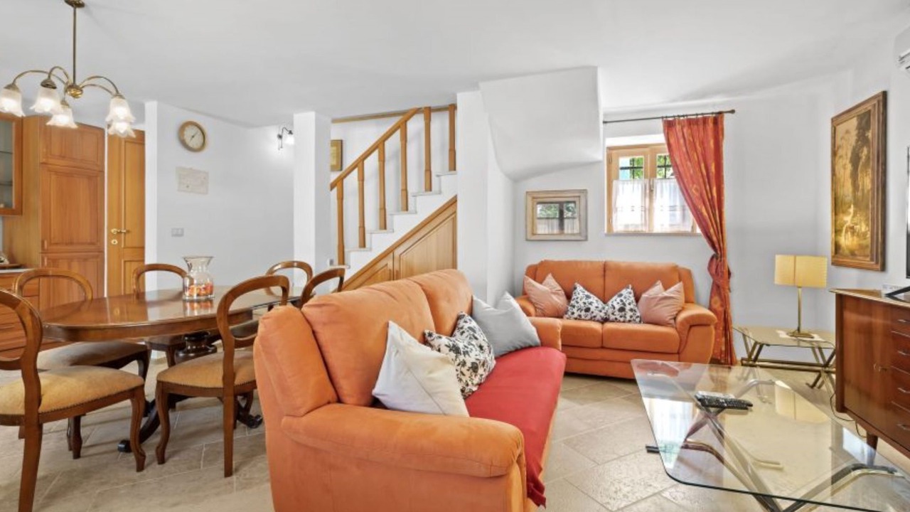 Photo of Livingroom in Burici