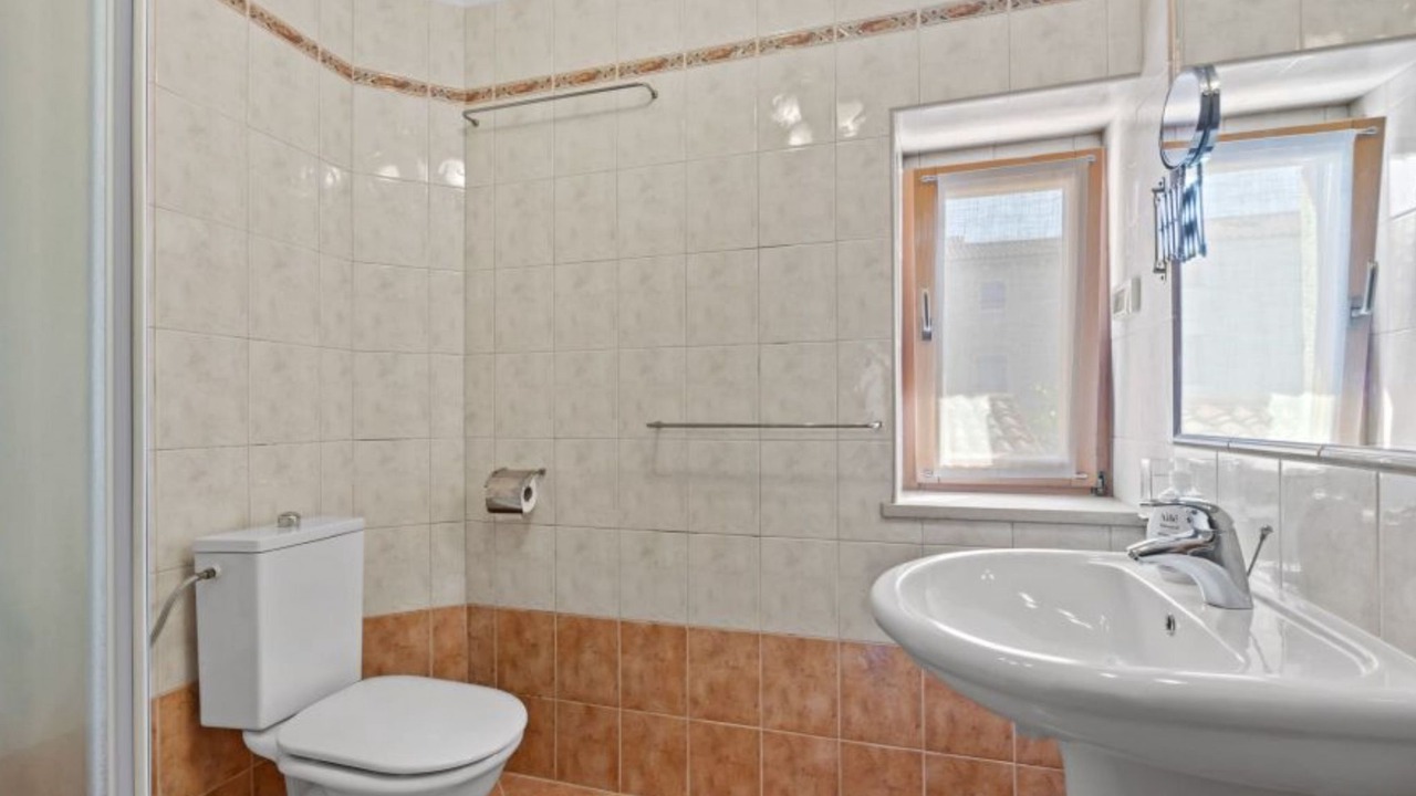 Photo of Bathroom in Burici