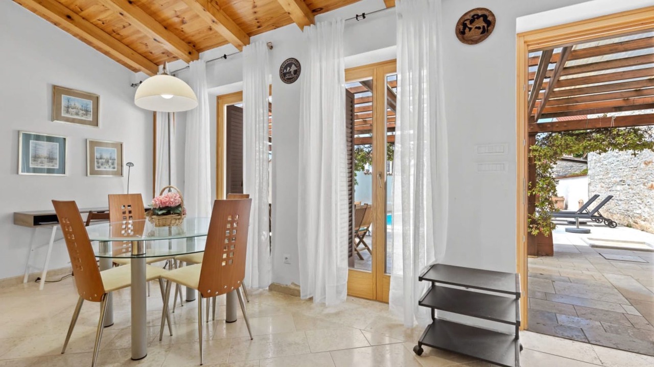 Photo of Bedroom in Burici
