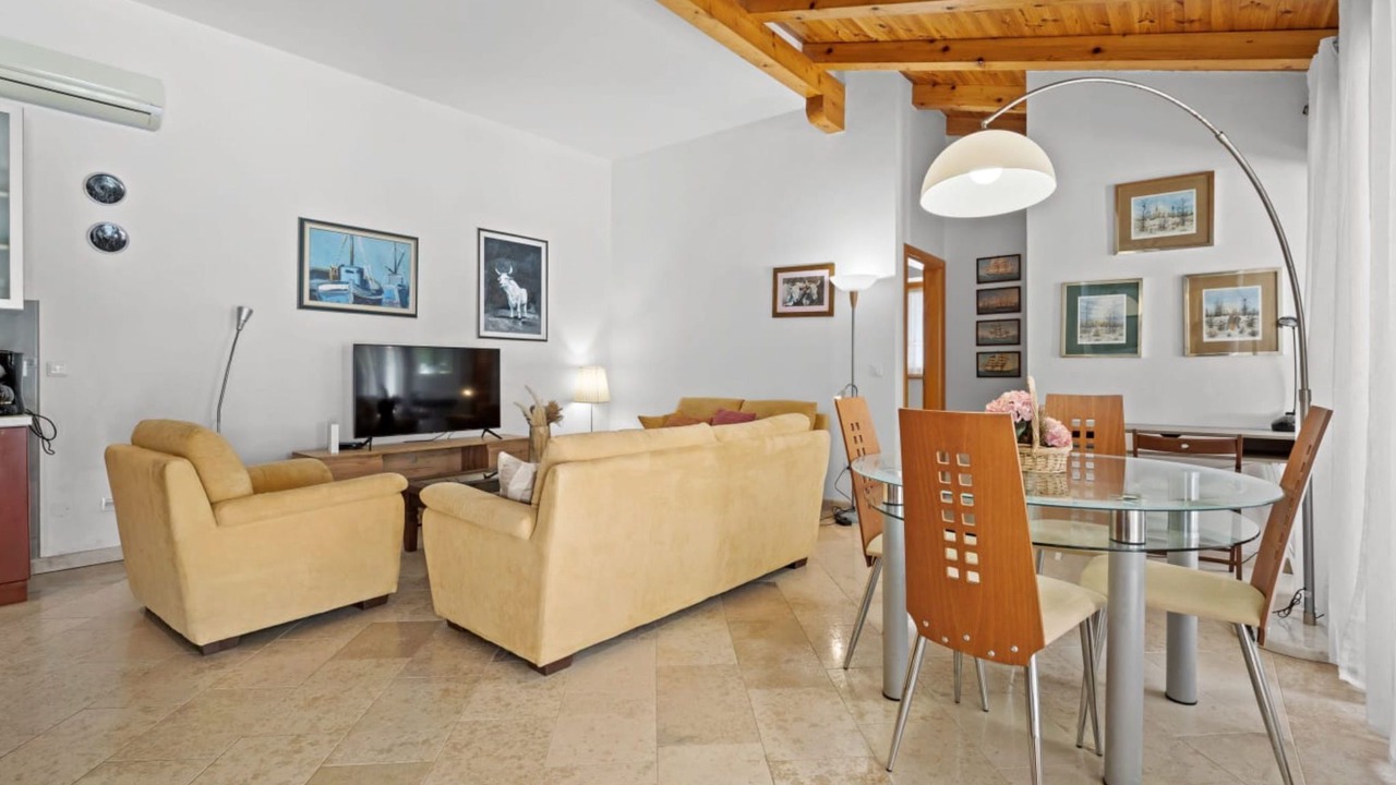 Photo of Livingroom in Burici