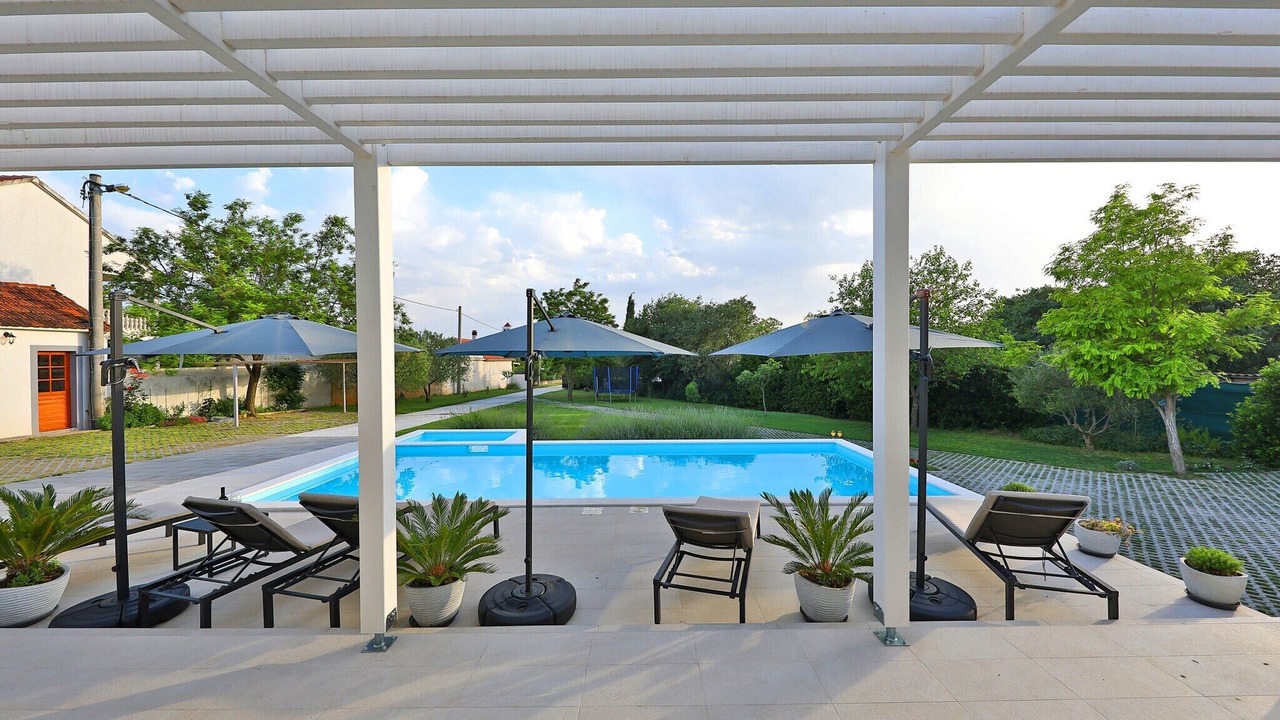Photo of Outdoor in Tinj