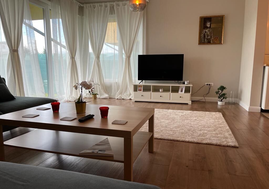 Photo of Livingroom in Sector 1