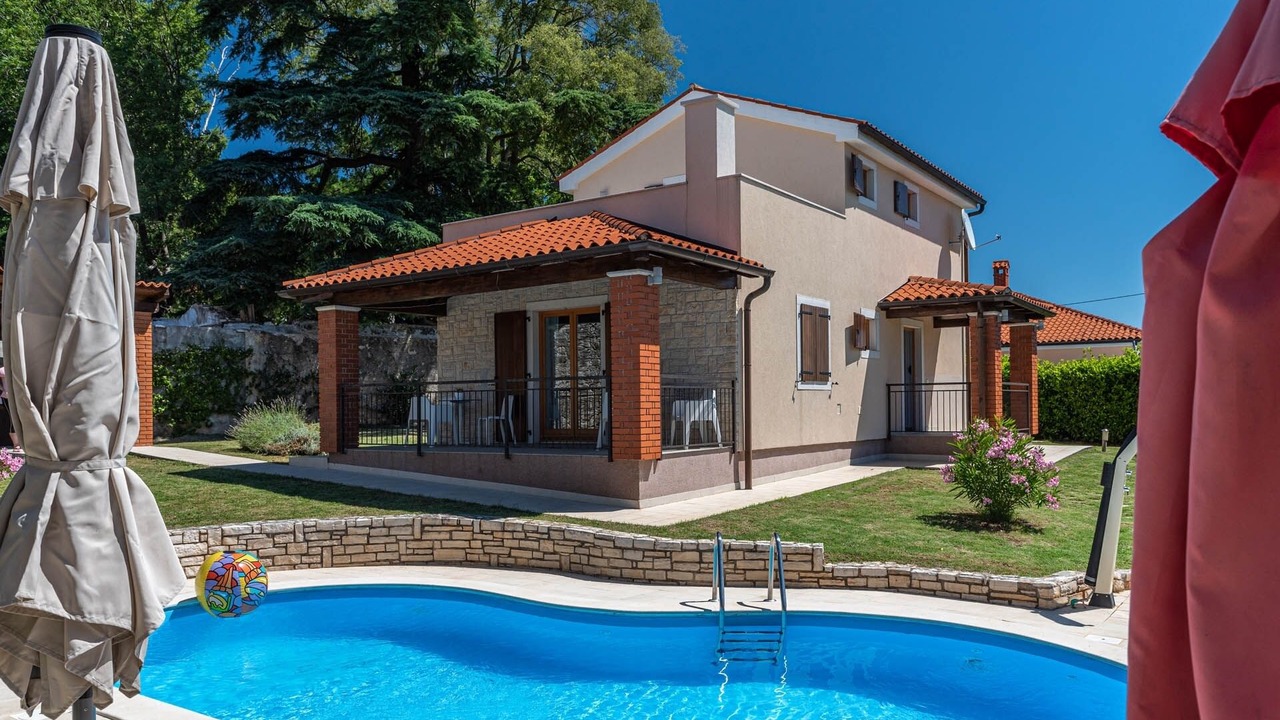 Photo of Outdoor in Farini