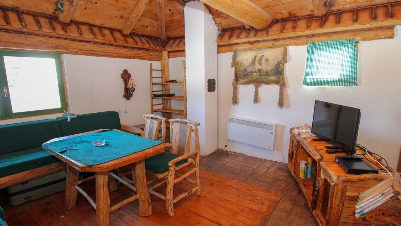 Photo of Livingroom in Pale