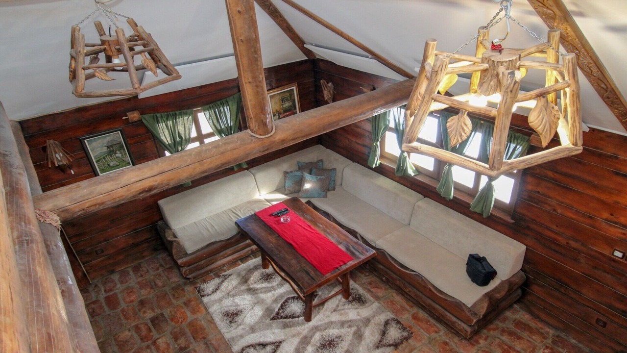 Photo of Livingroom in Pale