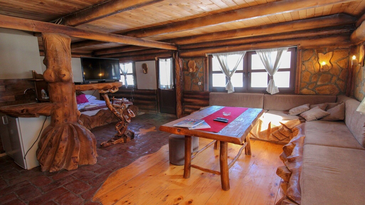 Photo of Livingroom in Pale
