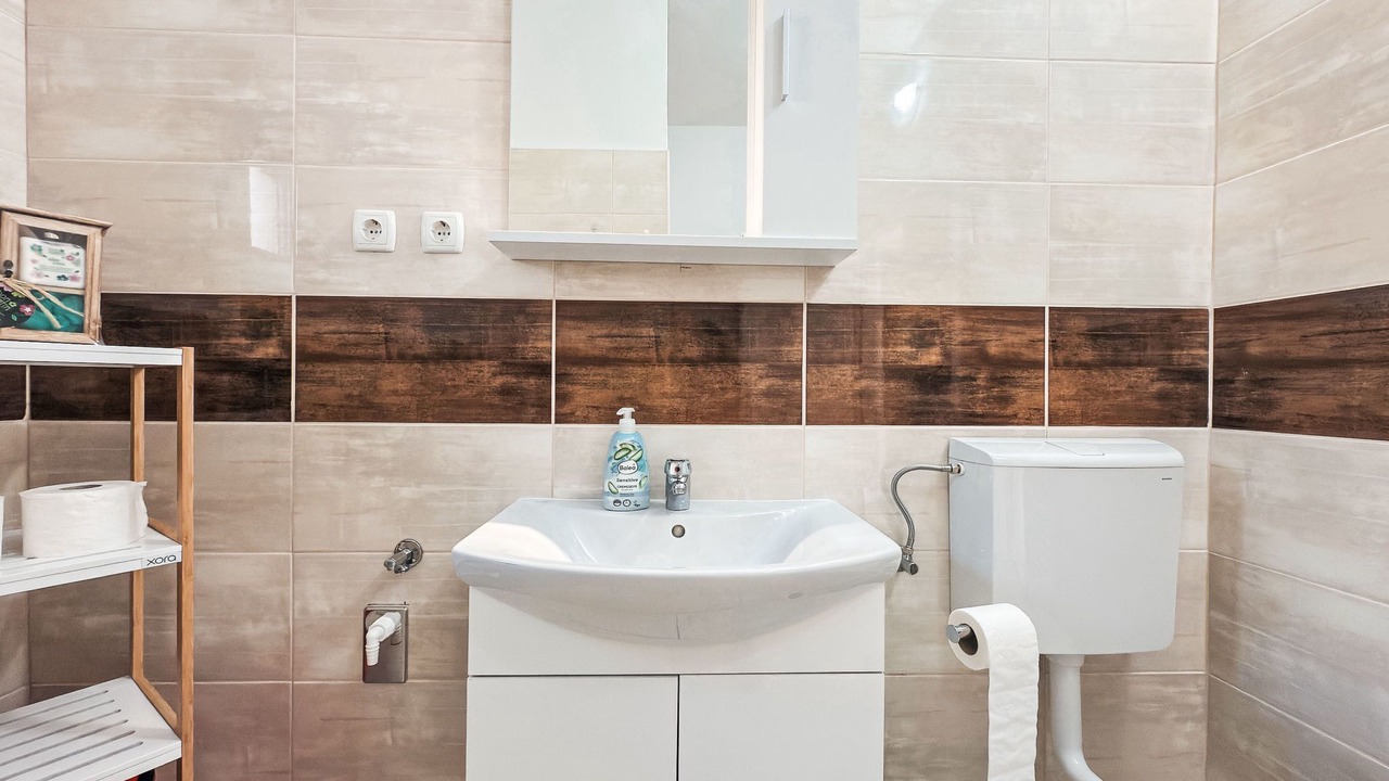 Photo of Bathroom in Seline