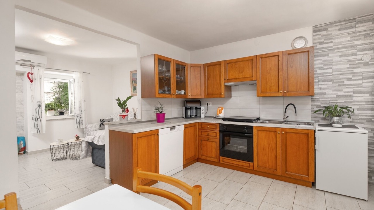 Photo of Kitchen in Brsec
