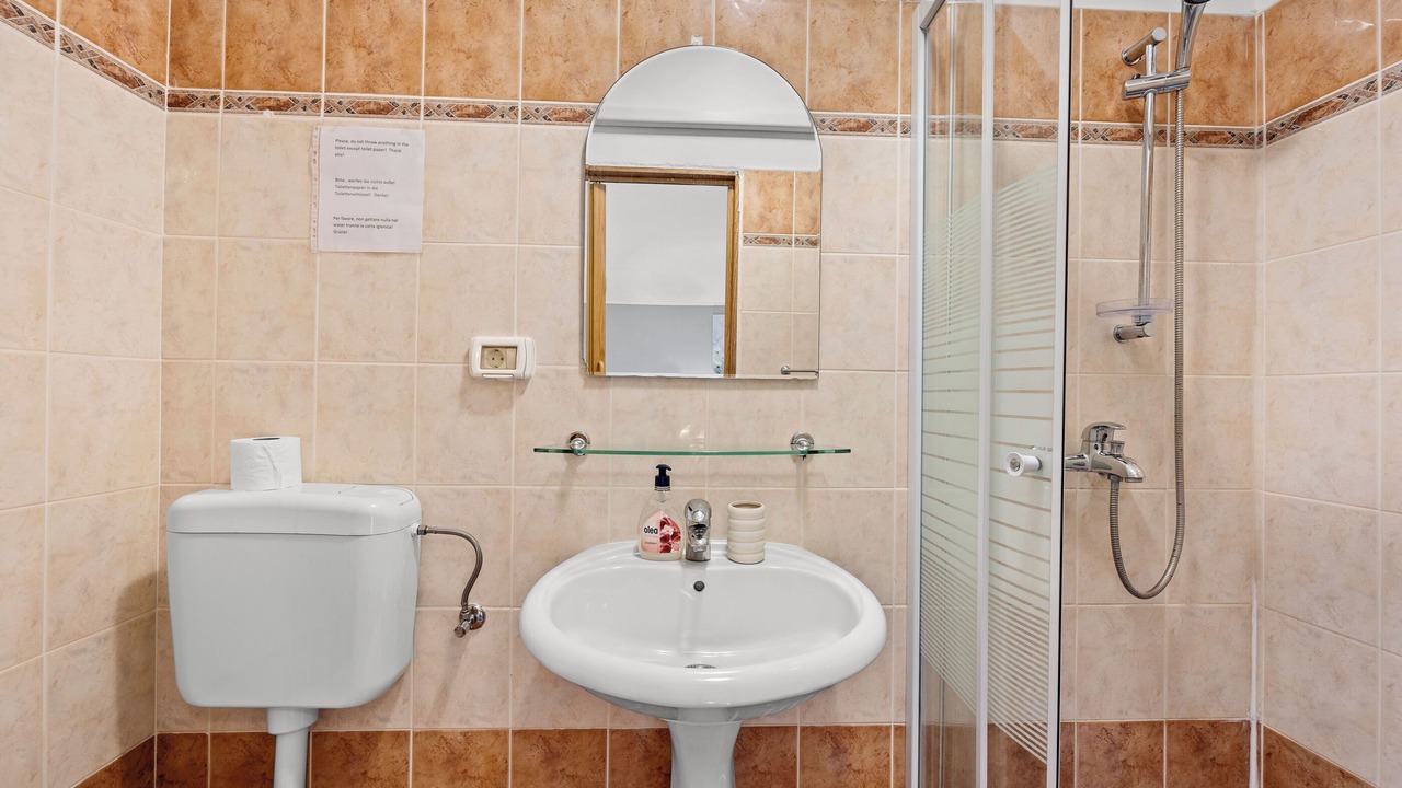 Photo of Bathroom in Matohanci