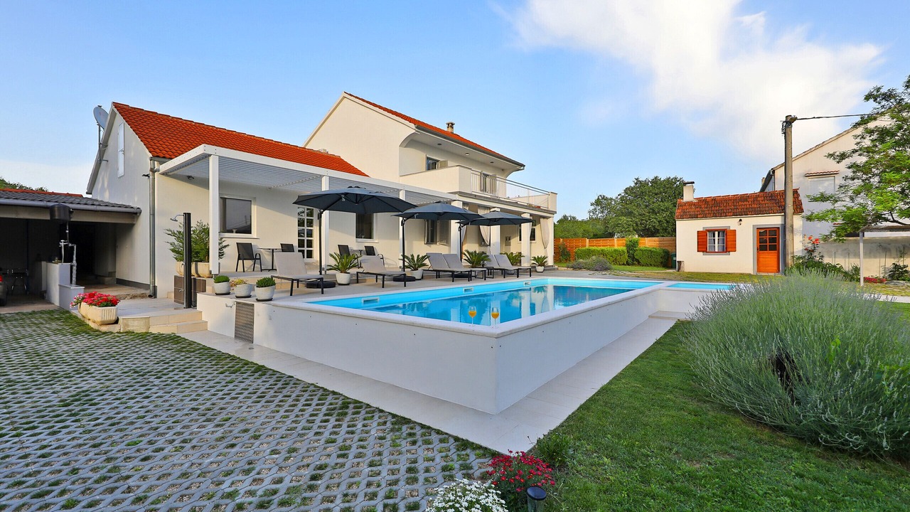 Photo of Outdoor in Tinj