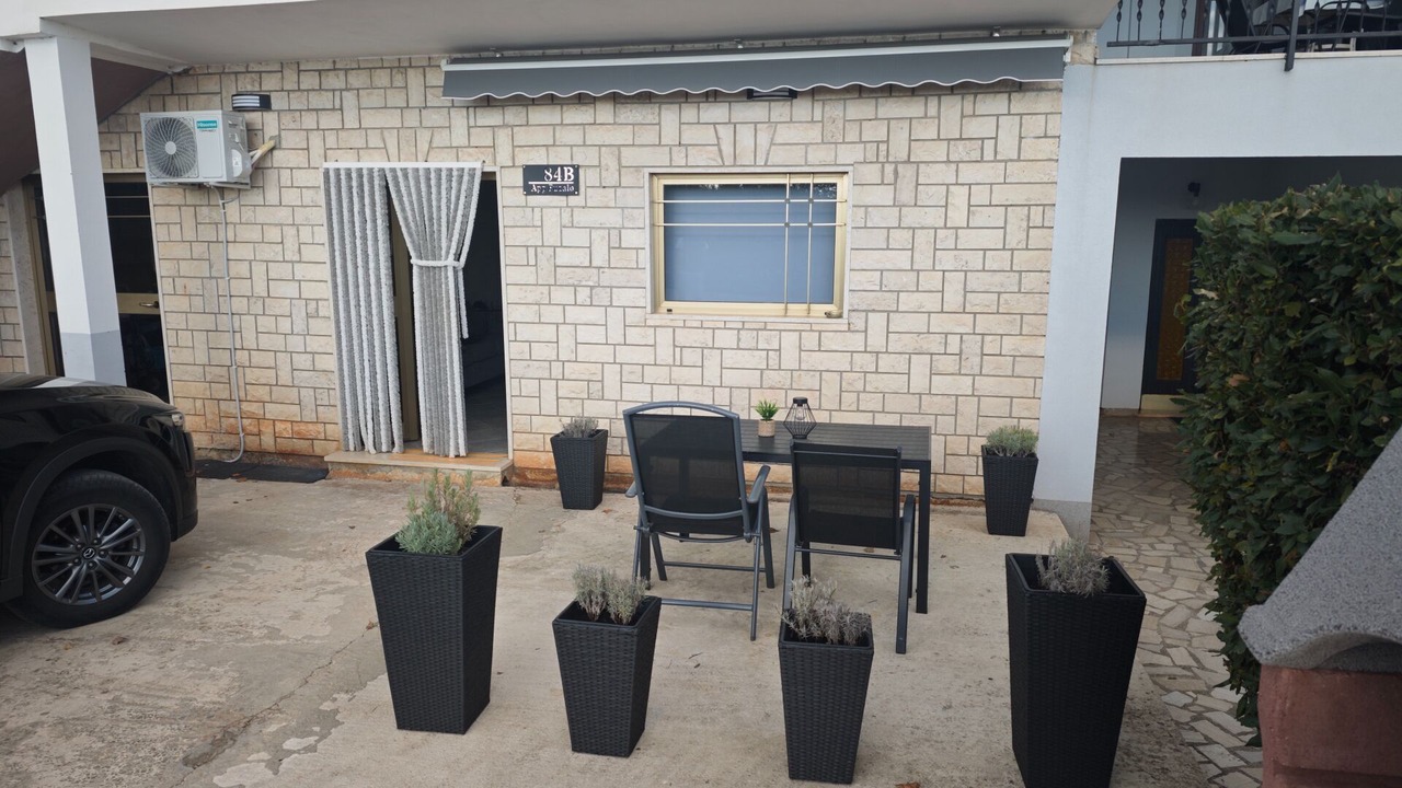 Photo of Outdoor in Mali Vareski