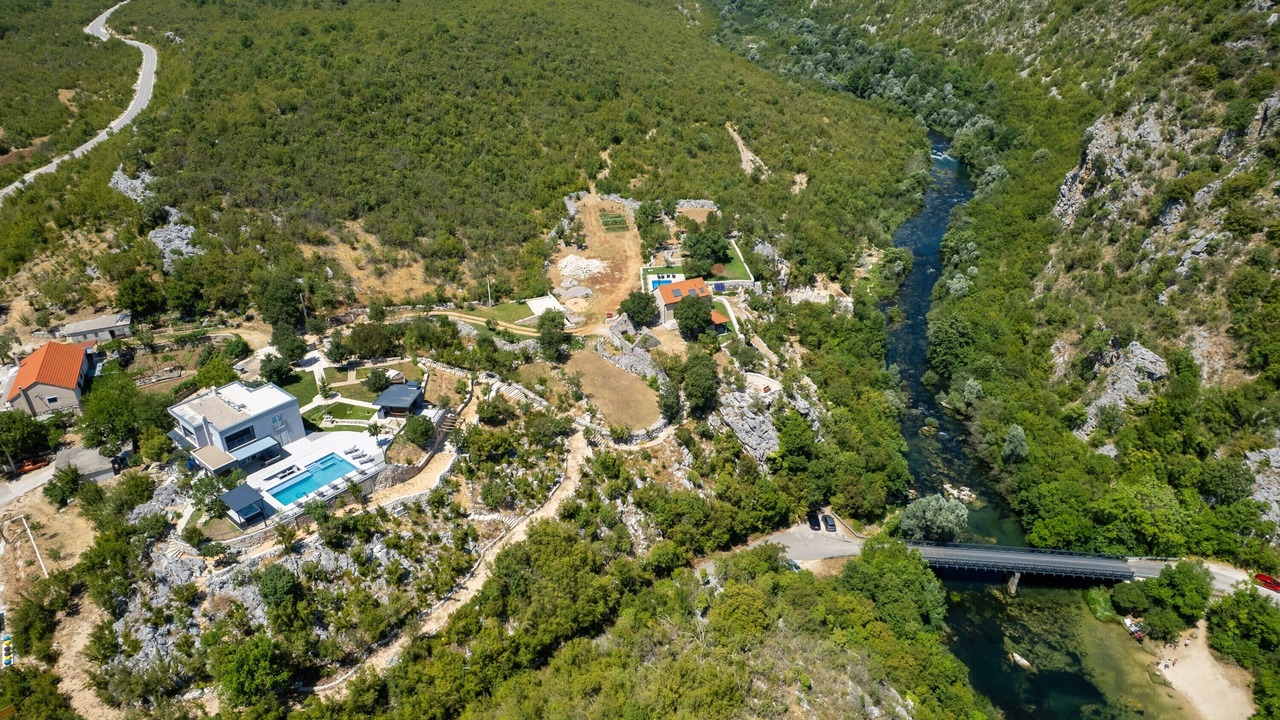 Photo of Outdoor in Srijane