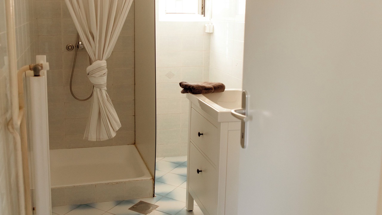 Photo of Bathroom in Siska District