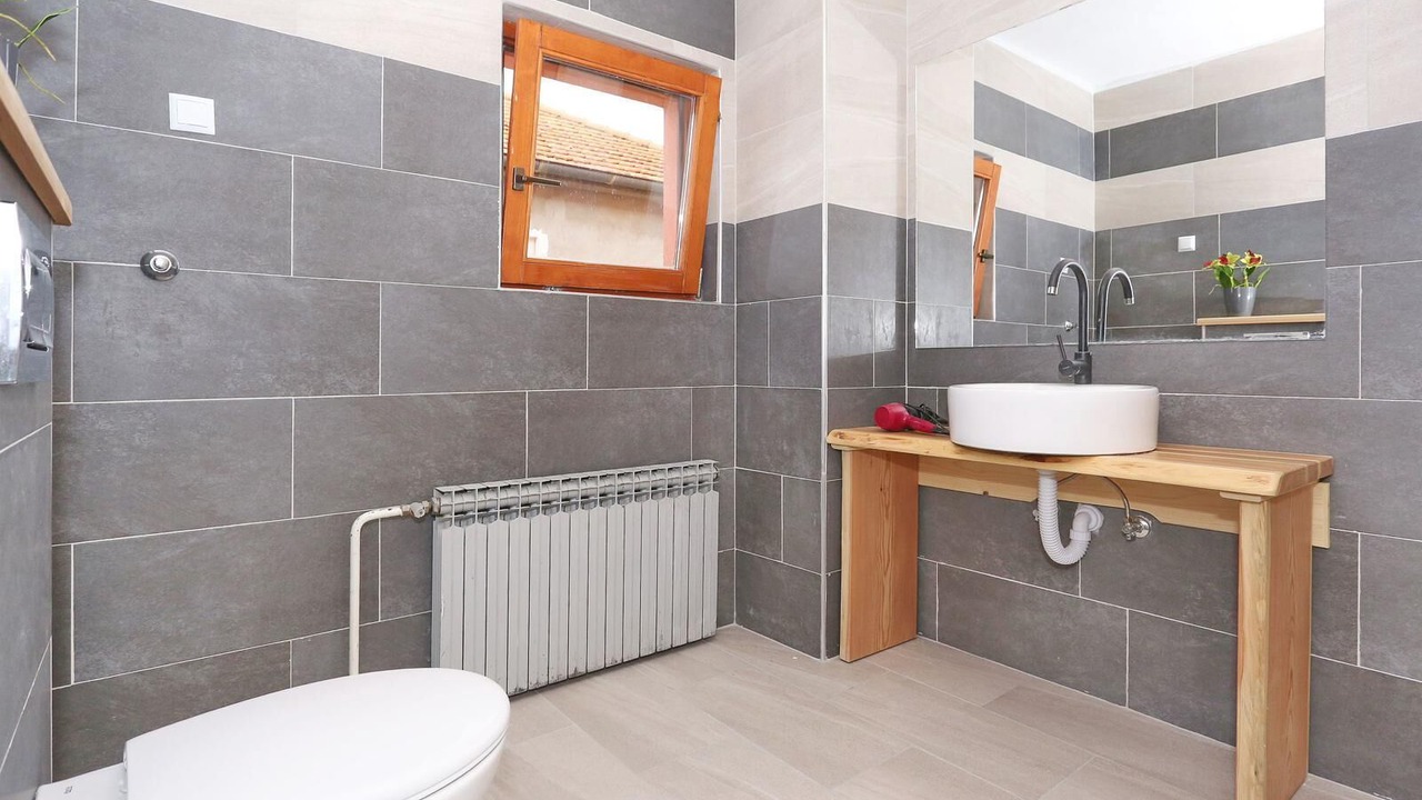 Photo of Bathroom in Crno