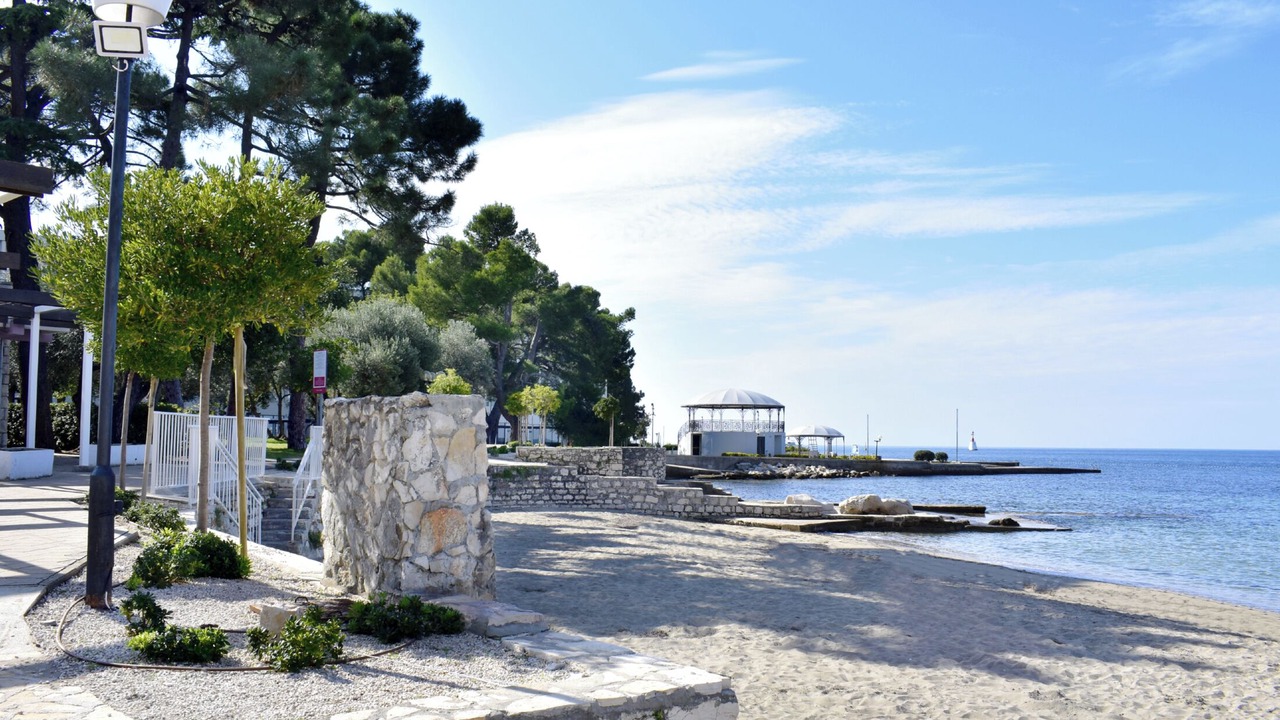 Photo of Others in Monterol