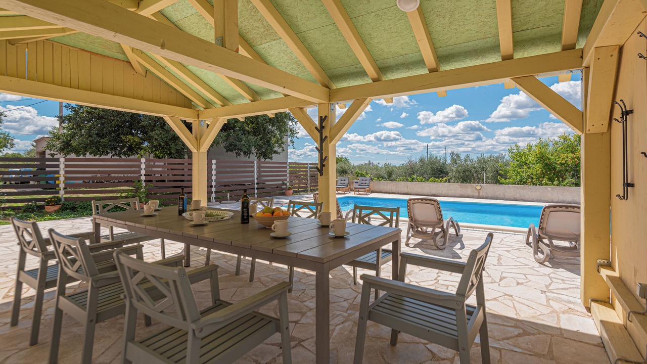 Photo of Outdoor in Oklaj