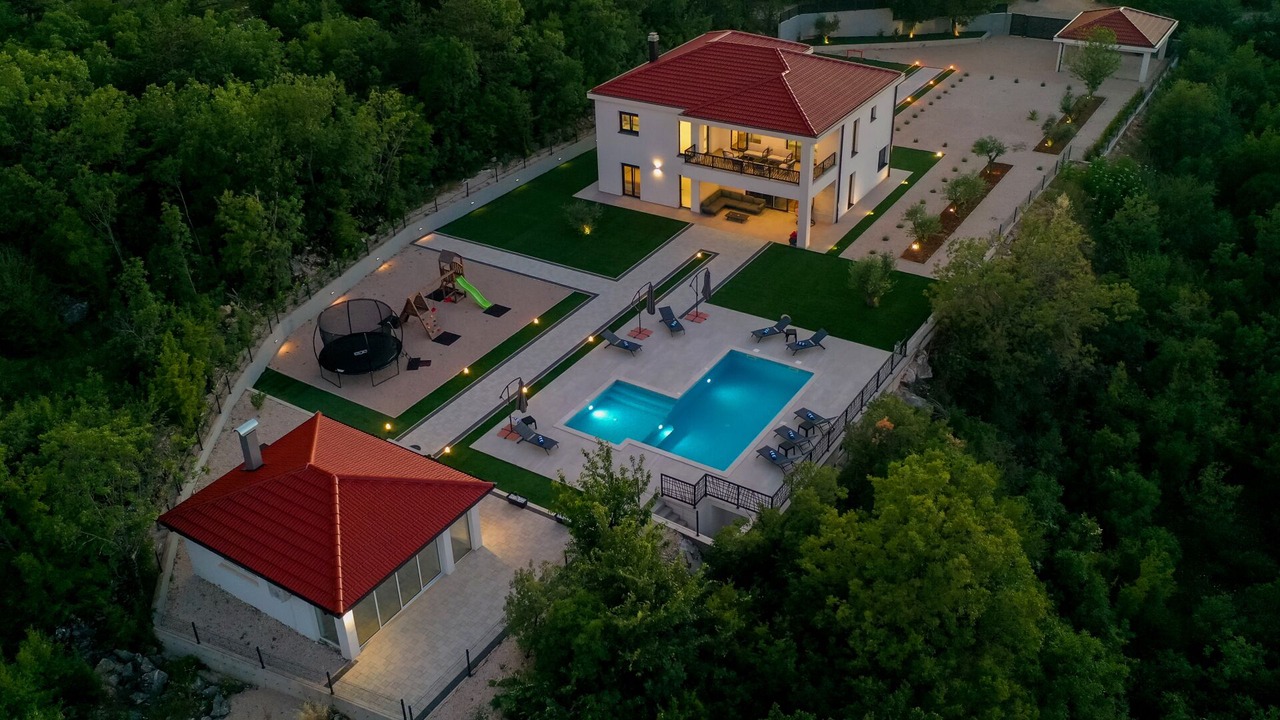 Photo of Outdoor in Grubine