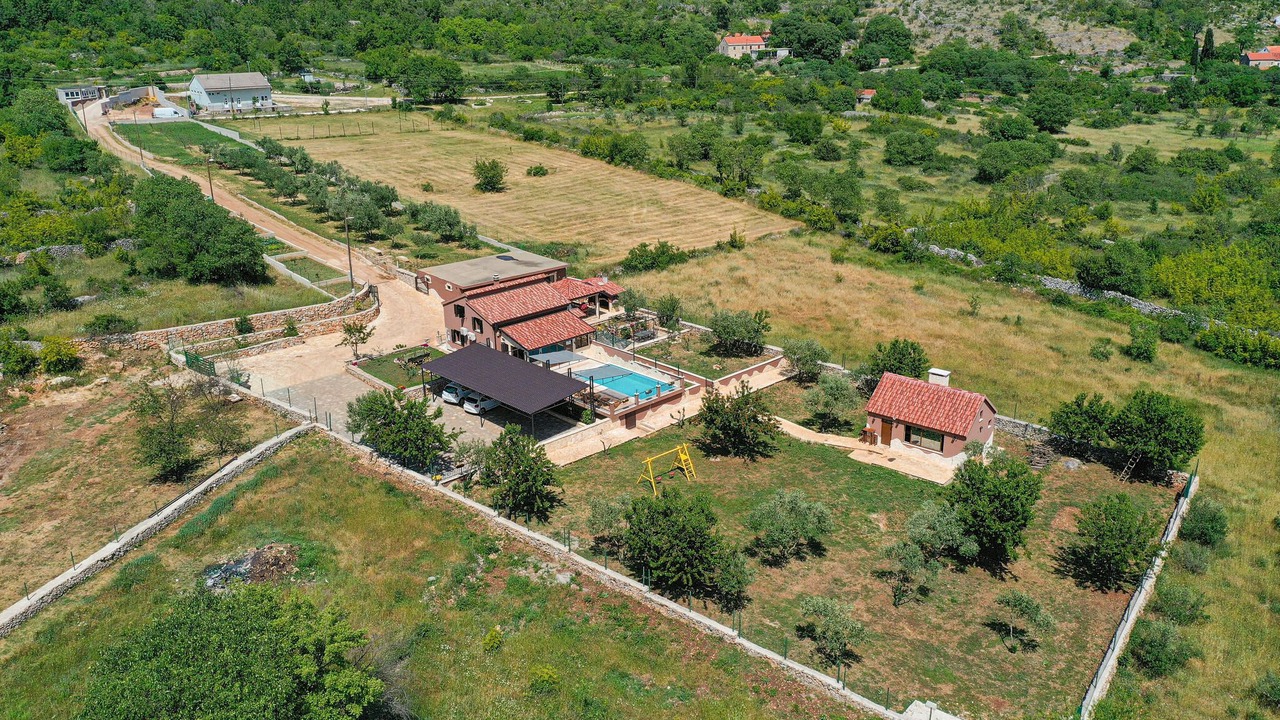 Photo of Others in Lecevica