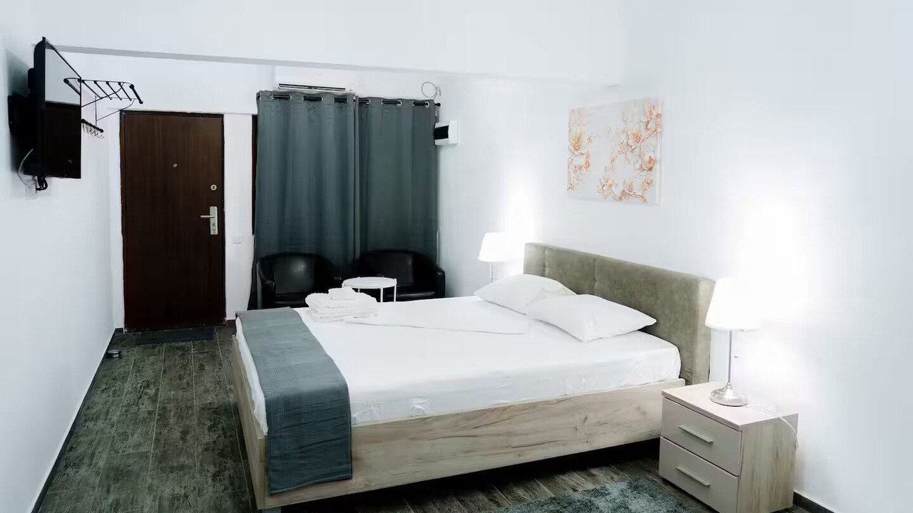 Photo of Bedroom in Sector 5