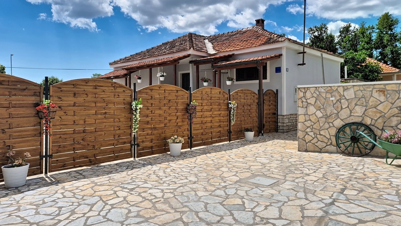 Photo of Others in Benkovac