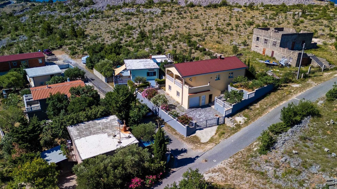 Photo of Outdoor in Seline