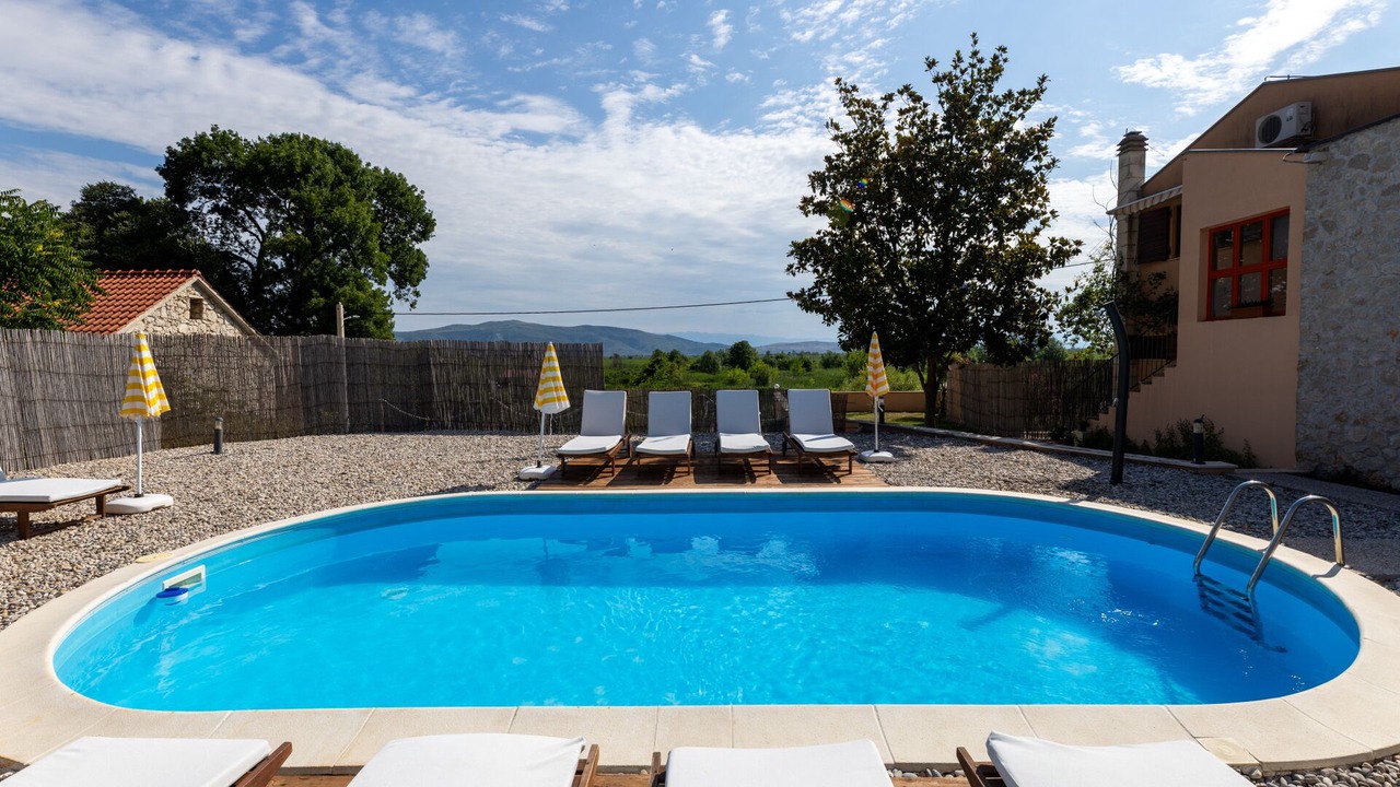 Photo of Outdoor in Momici