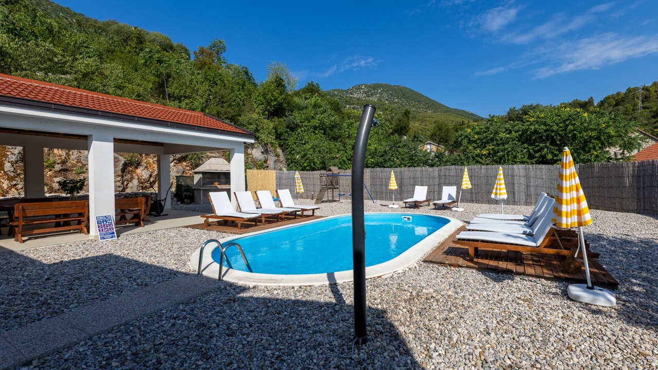 Photo of Outdoor in Momici