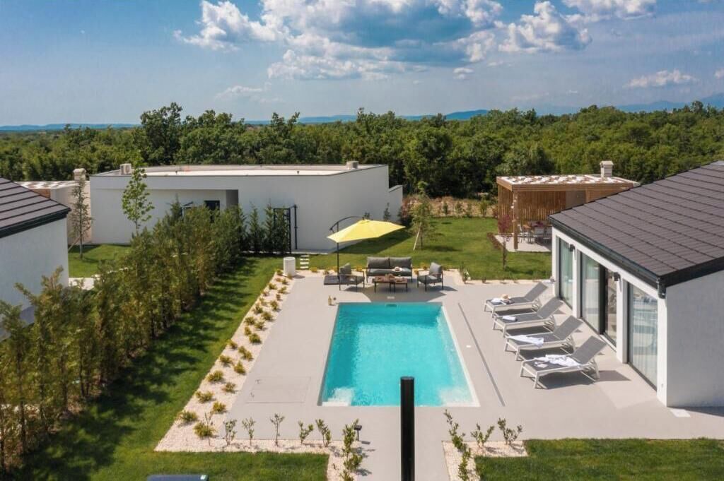 Photo of Outdoor in Oklaj