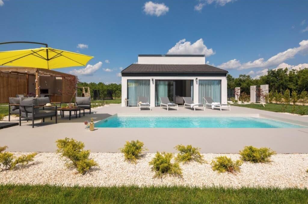 Photo of Outdoor in Oklaj