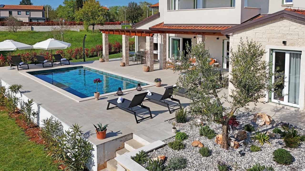 Photo of Outdoor in Zbandaj