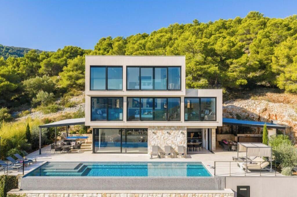 Photo of Outdoor in Cove Rogacic