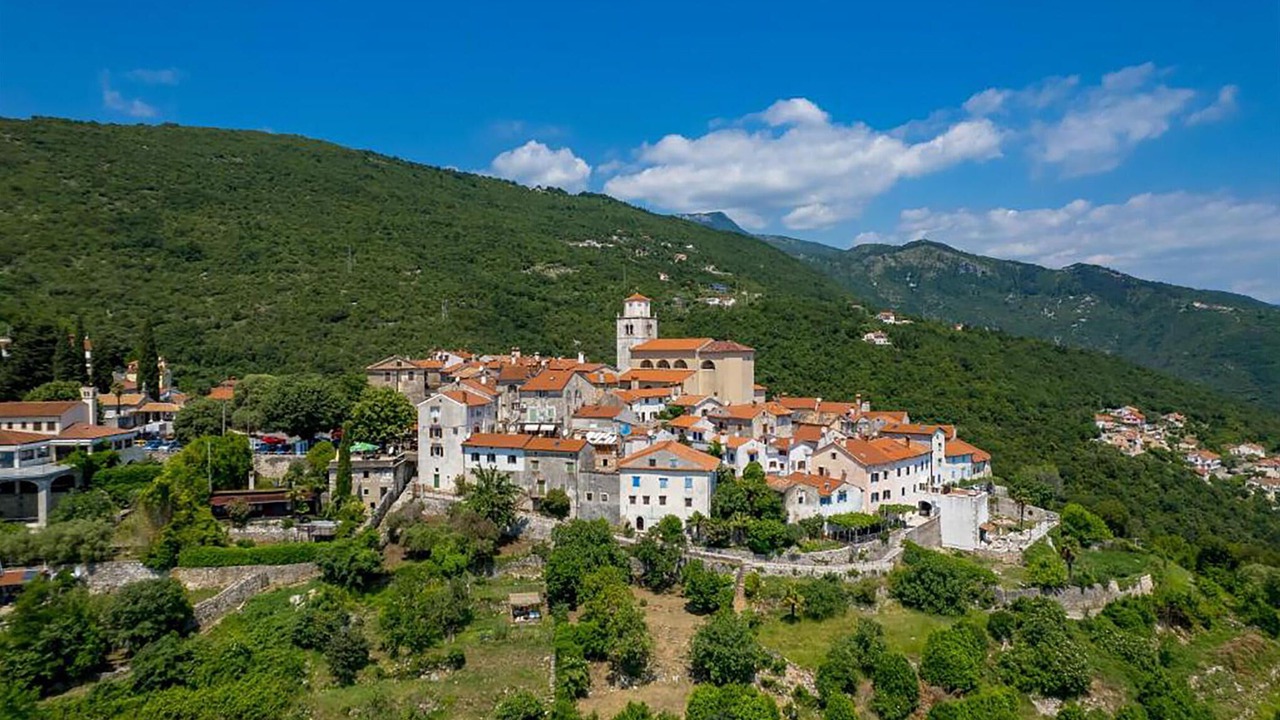 Photo of Others in Mosenice