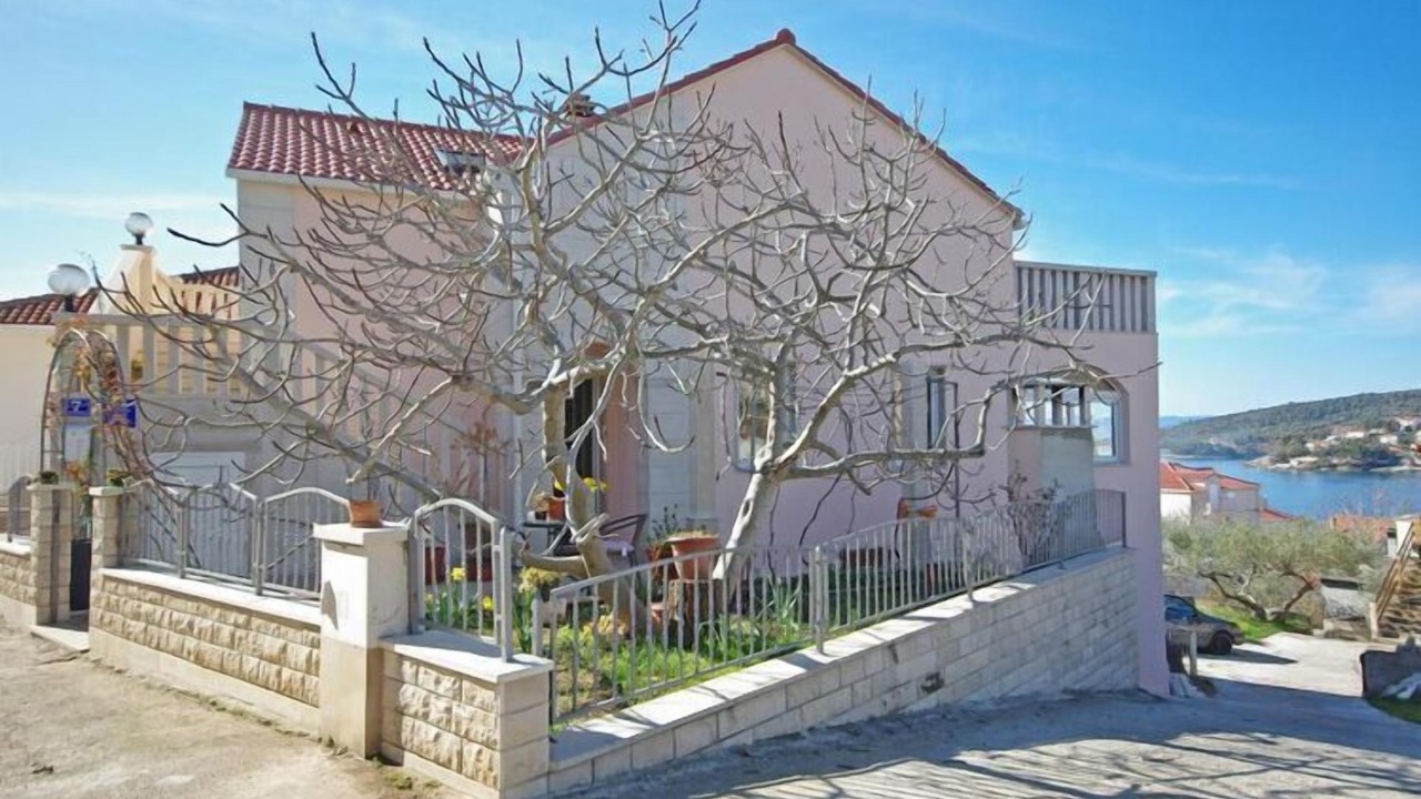 Photo of Outdoor in Sumartin